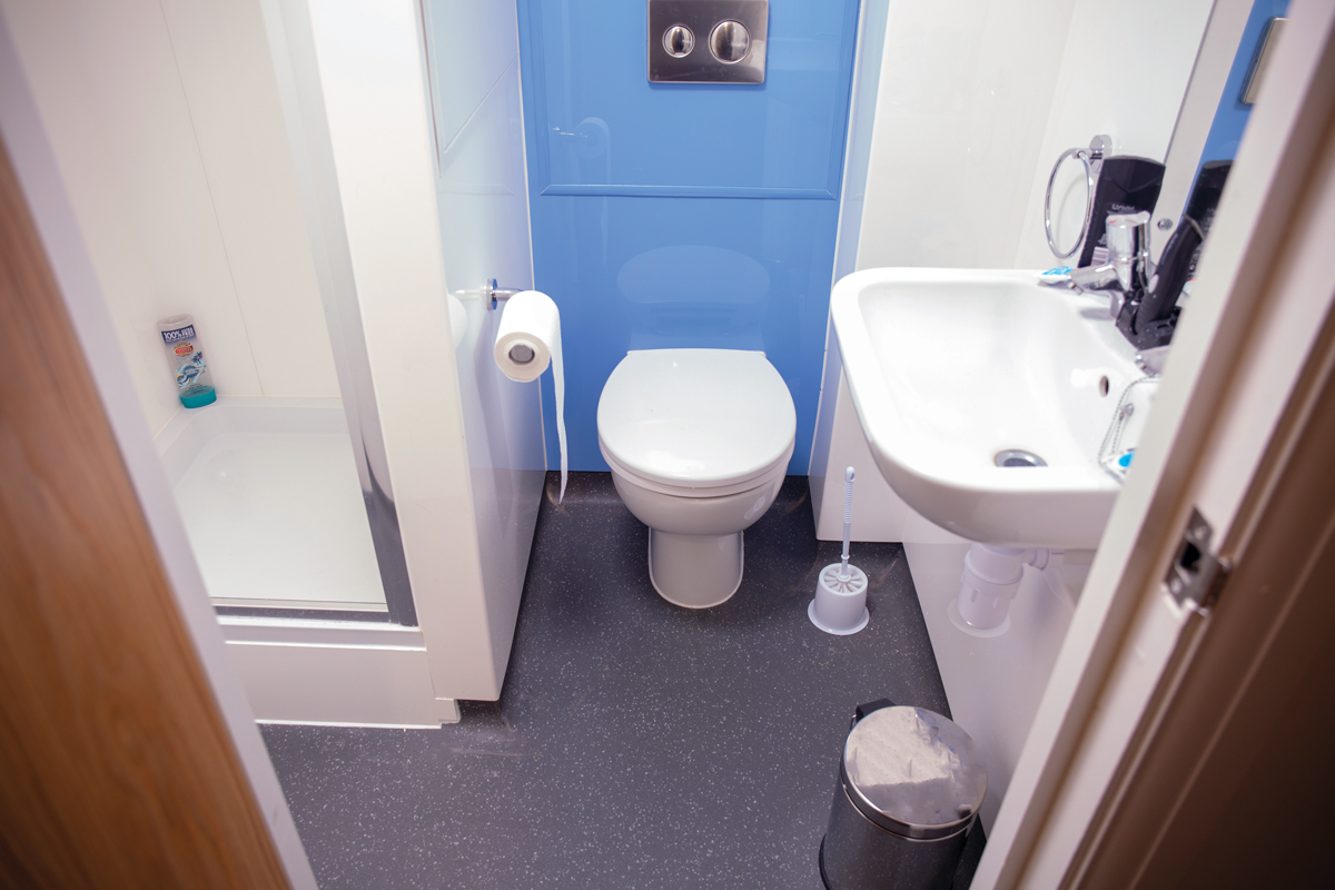 A standard bathroom at Devonport House